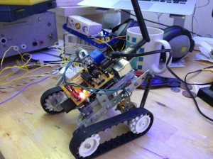 Zgodnja različica robota, ki je že uporabljala MotorPiTX