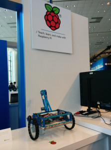 Raspberry Pi 2 Windows 10 IoT Robot